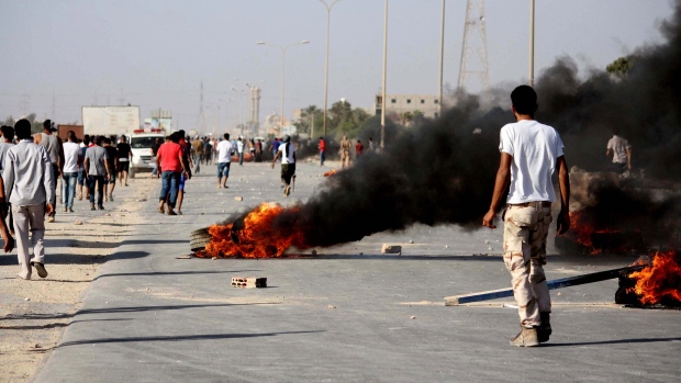 Cinco policías muertos en un ataque de milicianos en Bengasi