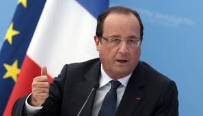 Hollande admite que Francia entregó armas a grupos armados sirios