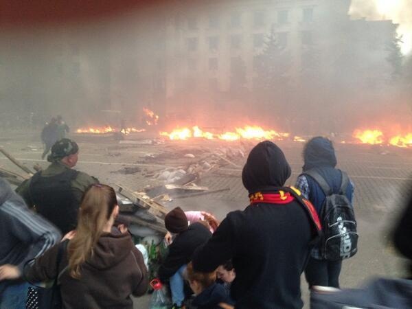 Partidarios del régimen de Kiev provocan una masacre en Odessa