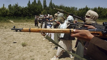Talibanes se acercan a la mayor ciudad del norte de Afganistán, Kunduz