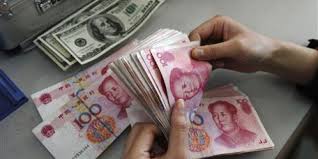 Yuan versus dólar: Bill Gates prefiere la moneda china
