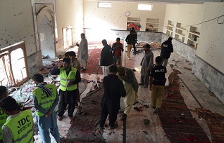 Pakistán detiene a autores de un atentado mortal contra una mezquita shií

