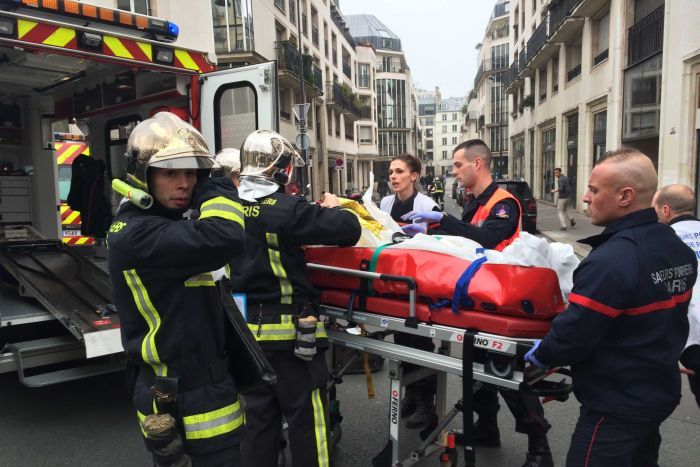 Atentado takfiri en París: 12 muertos