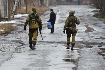 Rebeldes del Donbass avanzan y toman ciudad de Vuhlehirsk
