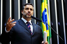 El PT reaccionará contra maniobras opositoras para derrocar a Rousseff
