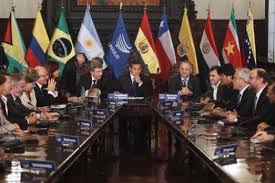 Jefe de UNASUR pide cierre de bases norteamericanas en América Latina
