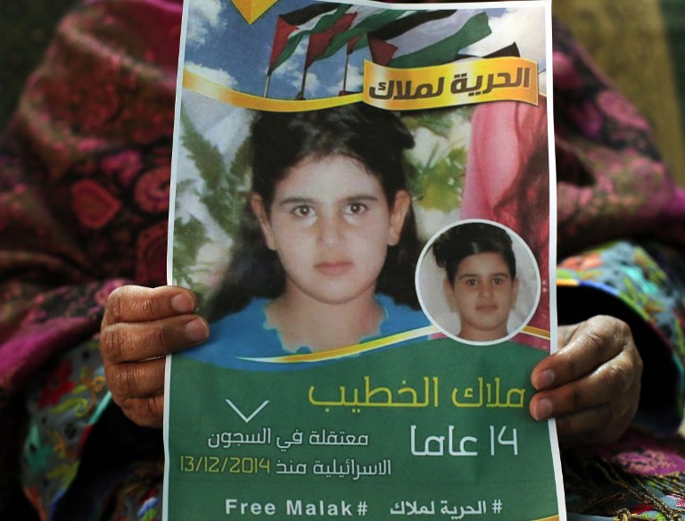 Malak, de 14 años, la niña palestina convertida en el icono de los presos