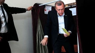 Erdogan sufre primer revés electoral. Oposición turca celebra
