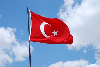 Erdogan continúa su purga: 21.000 maestros y 500 religiosos despedidos
