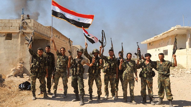 El EI pierde a 137 miembros en ataques a base aérea de Deir Ezzor