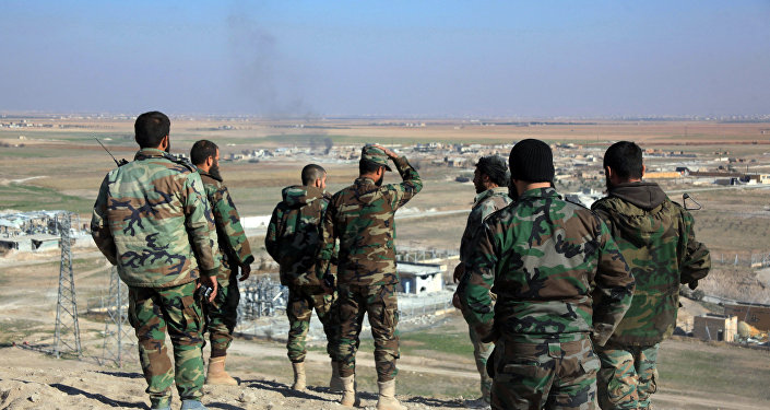 Marines sirios preparan el asalto de la ciudad de Yisr al Shugur, en Idleb