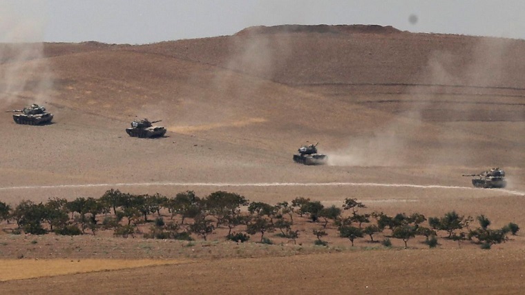 Combates entre militares turcos y la milicia kurda en el norte de Siria