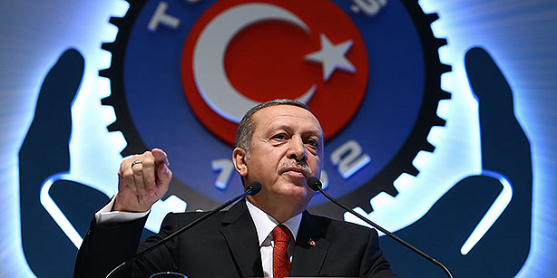 Erdogan ordena arresto de jefe de la oposición y profesores que pedían paz