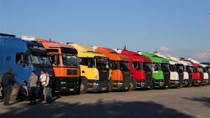 Turquía prohíbe la entrada de camiones rusos