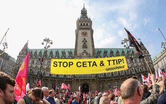 Manifestantes alemanes muestran rechazo al TTIP