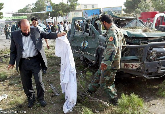 20 جريحاً في هجوم استهدف حافلة للشرطة الأفغانية
