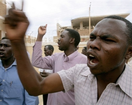 قافلة تنطلق من الخرطوم لاعادة الف سوداني جنوبي الى الجنوب