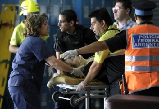 الأرجنتين: حادث قطار مروع في بوينوس ايرس يسفر عن 49 قتيلا و600 جريح