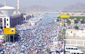 حجاج بيت الله الحرام يستعدون للوقوف على صعيد عرفات

