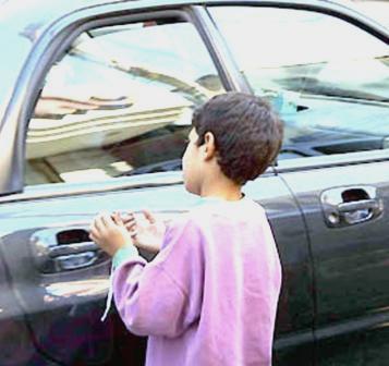 اتساع ظاهرة التسول بين الاطفال الاسرائيليين
