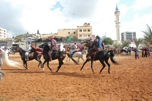 مجدي مشموشي في عباءة الحسين (ع) في مسرحية النبطية