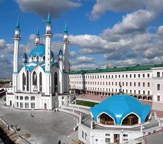 مساجد موسكو الأربعة لم تعد تتسع للمصلين من المهاجرين
