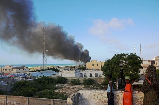 الصومال: اربعة قتلى عند تحطم طائرة شحن اثيوبية لدى هبوطها في مقديشو

