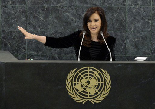 رئيسة الأرجنتين تدعو للكشف عن مزودي المعارضة السورية بالأسلحة