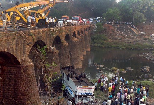 مصادر اعلامية: 23 قتيلا في حريق داخل قطار في جنوب الهند