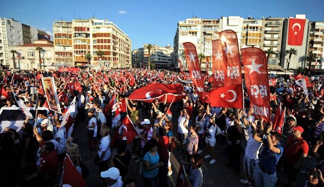 الإحتجاجات التركية تدخل يومها العشرين: أردوغان يضع الشرطة في مواجهة مع شعبه