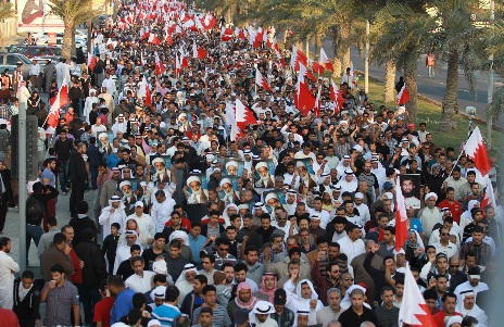 آلاف البحرينيين في تظاهرة حاشدة جابت شوارع العاصمة المنامة