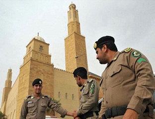 السعودية تهدد غير المسلمين: الطرد.. إذا خالفوا رمضان ...!

