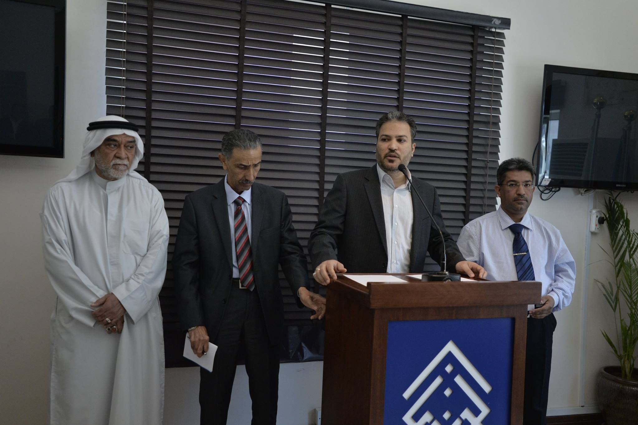 المعارضة البحرينية: القوات الاجنبية في البلاد تعقد المشهد.. والحل سياسي