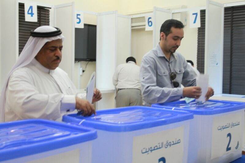 انطلاق العملية الانتخابية لشورى الوفاق البحرينية والشيخ سلمان يأمل بحل الأزمة