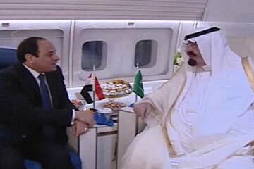 انتهاء إجتماع السيسي والعاهل السعودي داخل الطائرة الملكية بالقاهرة