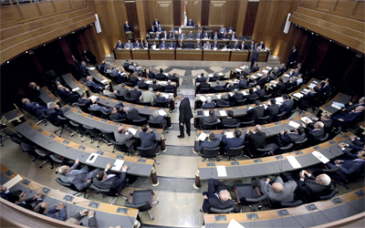 مجلس النواب اللبناني يمدد لنفسه..