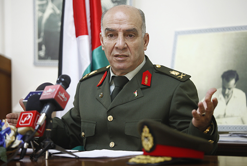 القيادة الفلسطينية تهدد بوقف التنسيق الامني مع 