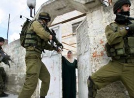 اعتقال أكثر من 30 فلسطينياً وحملات المداهمة والاعتقال تشعل مدن الضفة