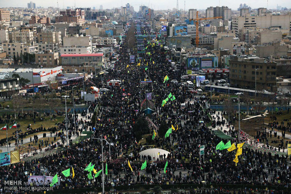 إيران تحيي ذكرى انتصار الثورة الاسلامية
