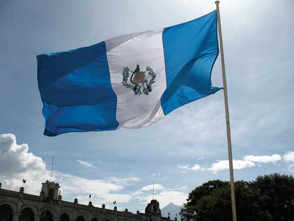 برلمان غواتيمالا يرفع الحصانة عن الرئيس اوتو بيريز المتهم بالفساد