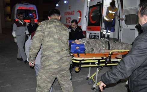 مقتل جندي تركي في اشتباك مع مسلحين اكراد على الحدود مع سوريا