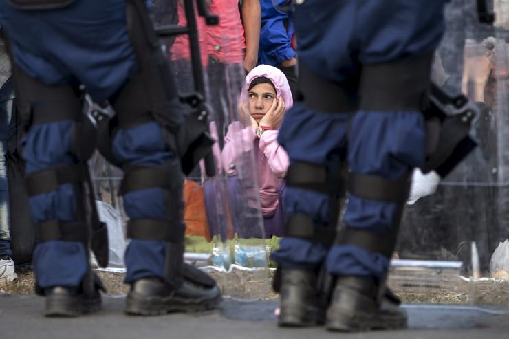 نحو 150 لاجئا قادمين من اليونان يصلون الاثنين الى فرنسا