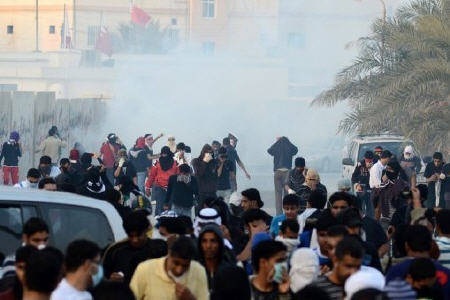 البحرينيون يحيون ذكرى استقلال البلاد وسط تشديد أمني وتعتيم رسمي