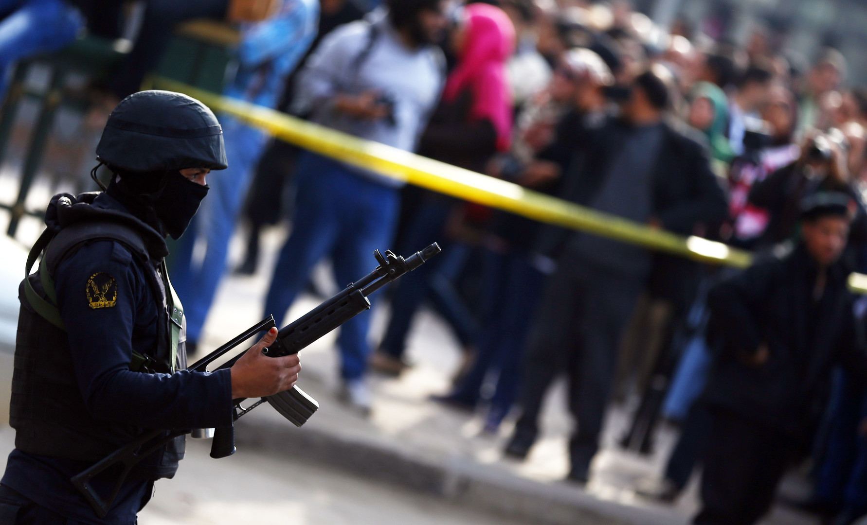 محاكمة 16 شخصا على خلفية احداث دامية في مباراة لكرة القدم في مصر