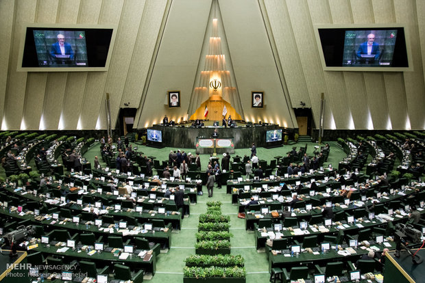 إيران: مجلس الشورى الاسلامي يصادق على تنفيذ الاتفاق النووي