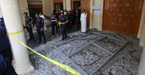 أجهزة الأمن تحقق مع مشتبه بهم بعد الهجوم الانتحاري في #الكويت