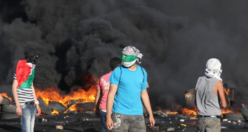 مواجهات عنيفة بين فلسطينيين وقوات العدو في الضفة والقدس المحتلة