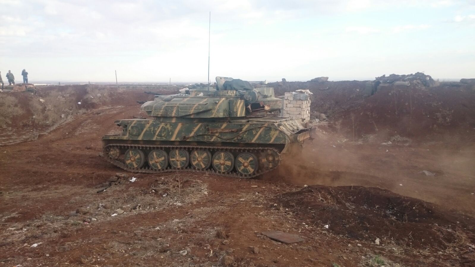 الجيش السوري يستعيد خناصر الاستراتيجية