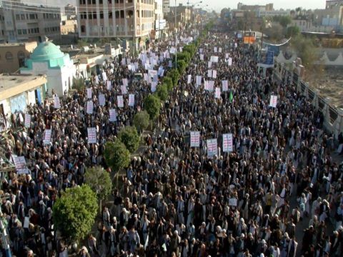 اليمنيون يتظاهرون ضد تقسيم البلاد