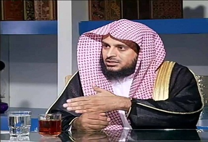 شيخ وهابي يكفّر كاتبة سعودية انتقدت 